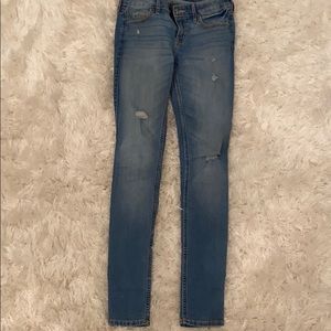 Jeans with slight rips